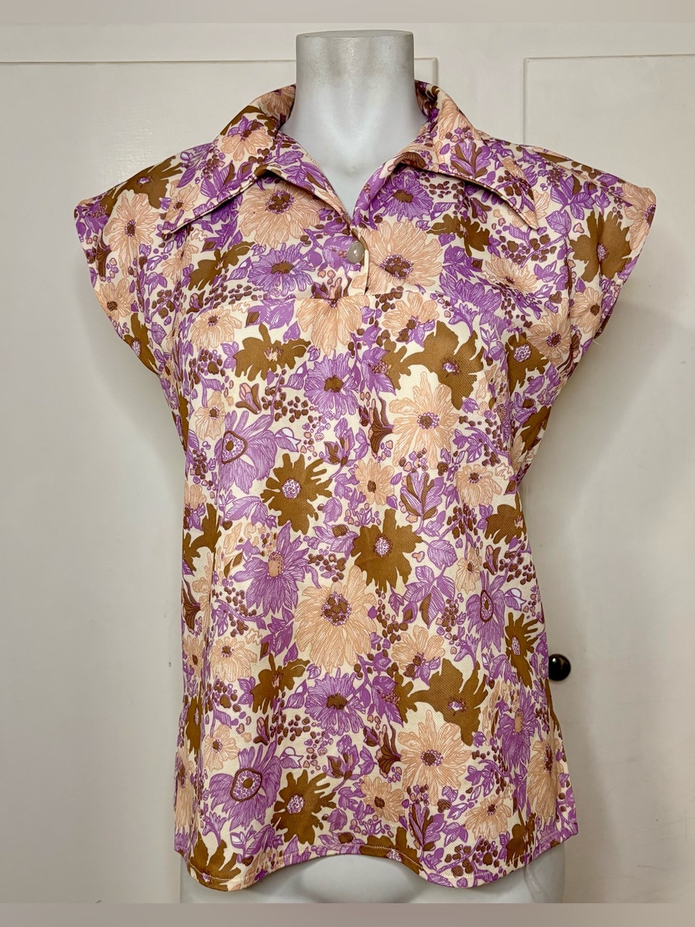 Vintage 70s Tan Purple Groovy Floral Dagger Collar Sleeveless Blouse